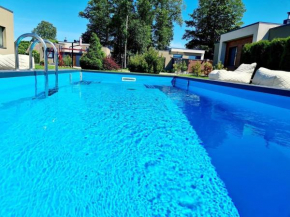 SEA GARDEN atostogų namai su šildomu baseinu, Kunigiškiai